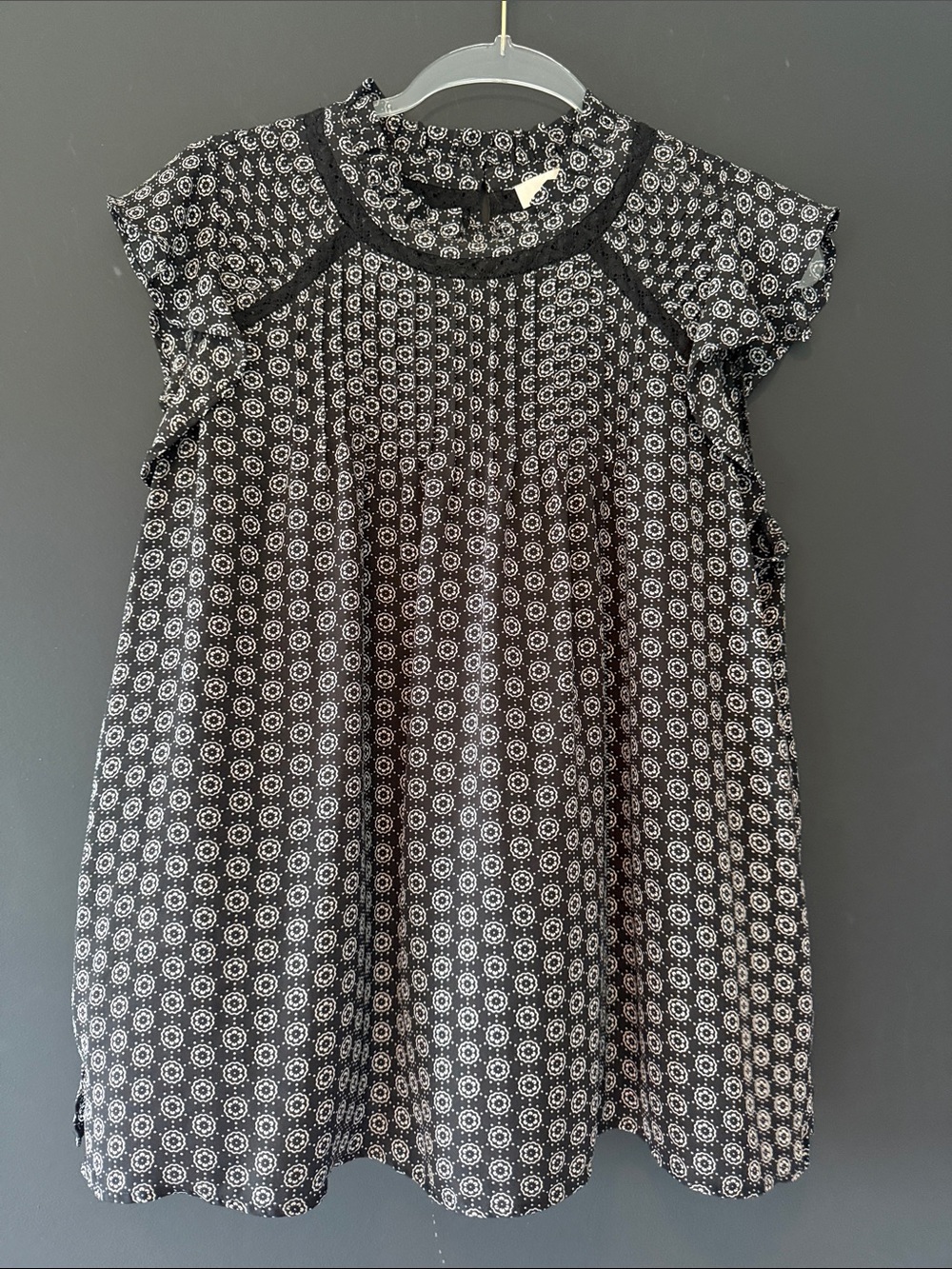 LOFT Black & White Printed Flutter-Sleeve Blouse